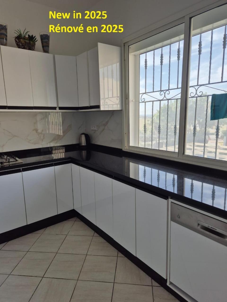 Stylish Duplex - Ocean View - Airport - Wifi - Renovated 2025 - 24H Reception Apartment Jbila Ngoại thất bức ảnh