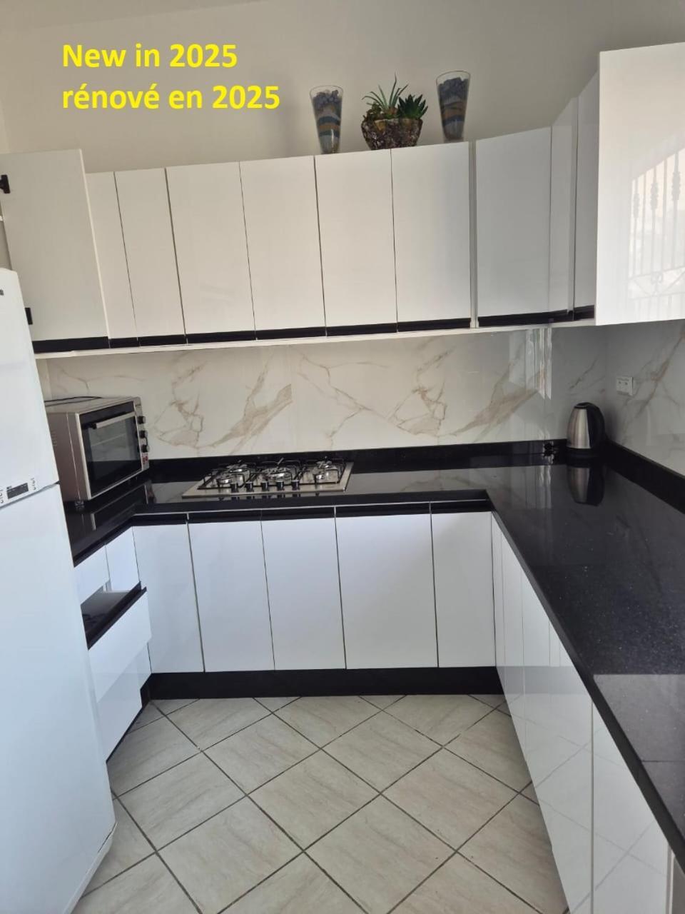 Stylish Duplex - Ocean View - Airport - Wifi - Renovated 2025 - 24H Reception Apartment Jbila Ngoại thất bức ảnh
